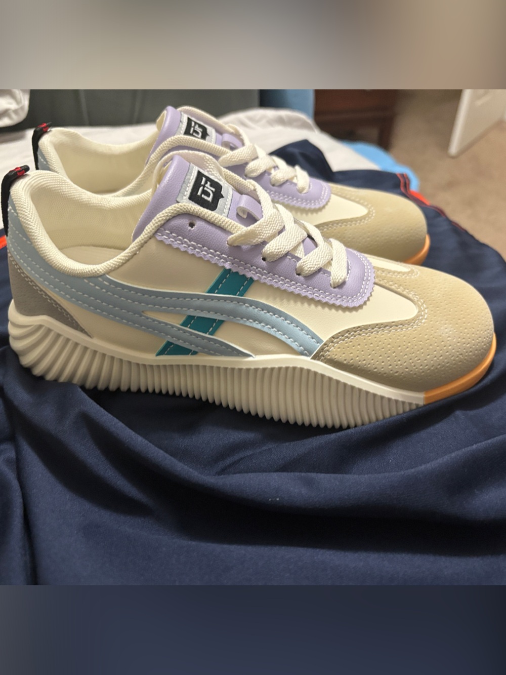 DF Florence Women Sneakers with Multicolor Stripes Brand New no box never worn